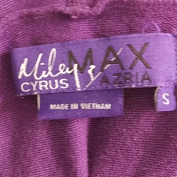 Miley Cyrus hooded vest - Picture 5 of 5